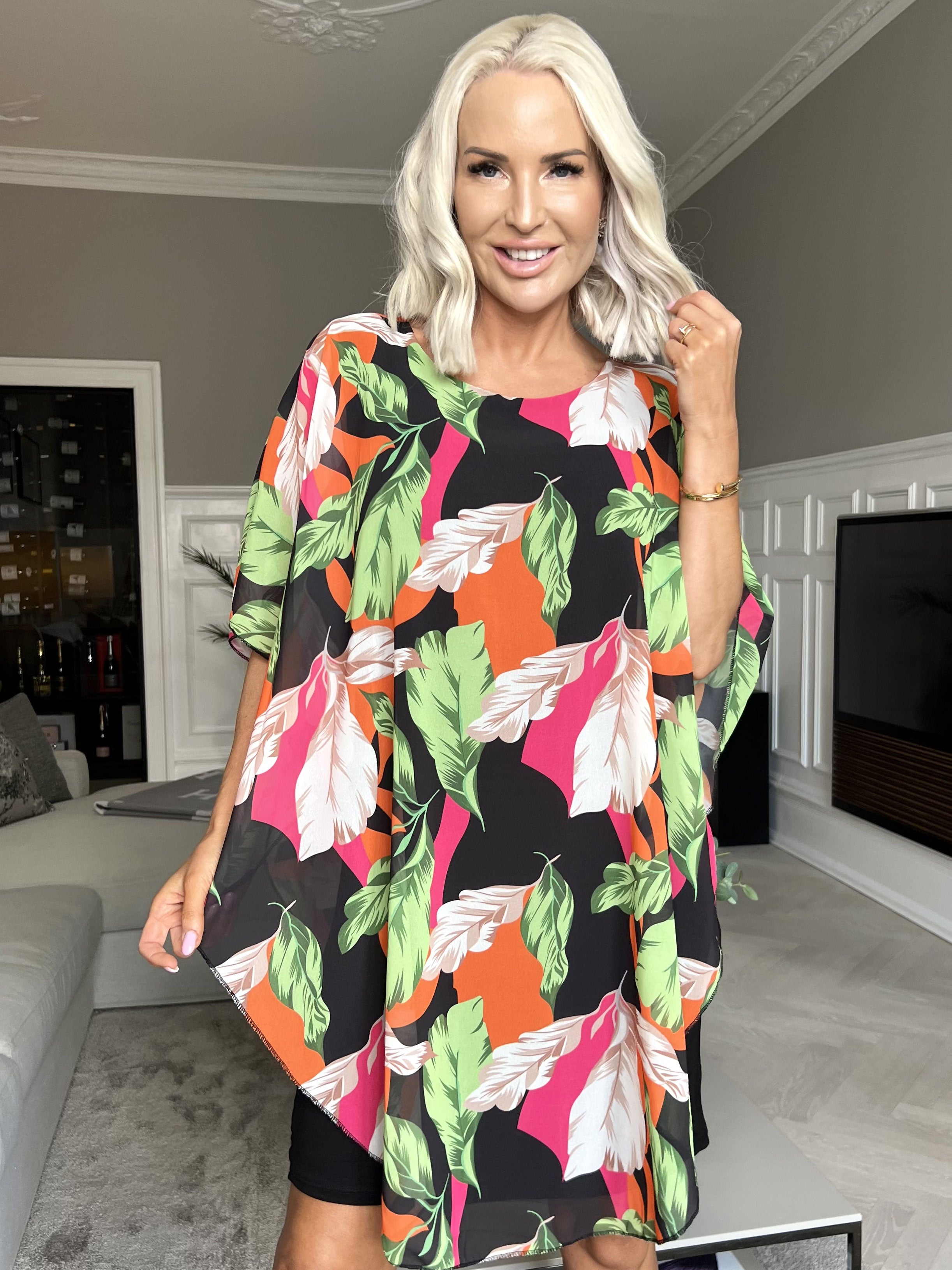 Kenya Feather - Tunikakjole med mønstret chiffonlag